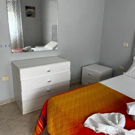 Seaside Family In 2nd Floor 201 * Durrës